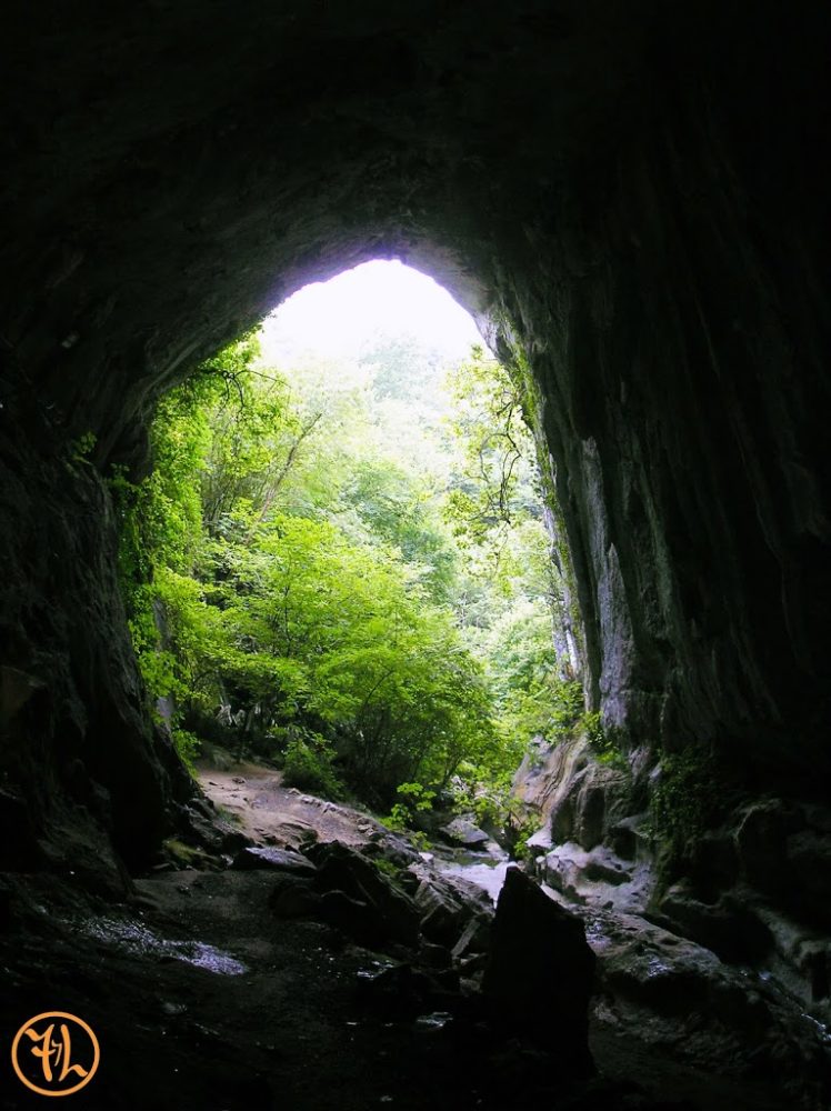Acceso a la cueva Grande