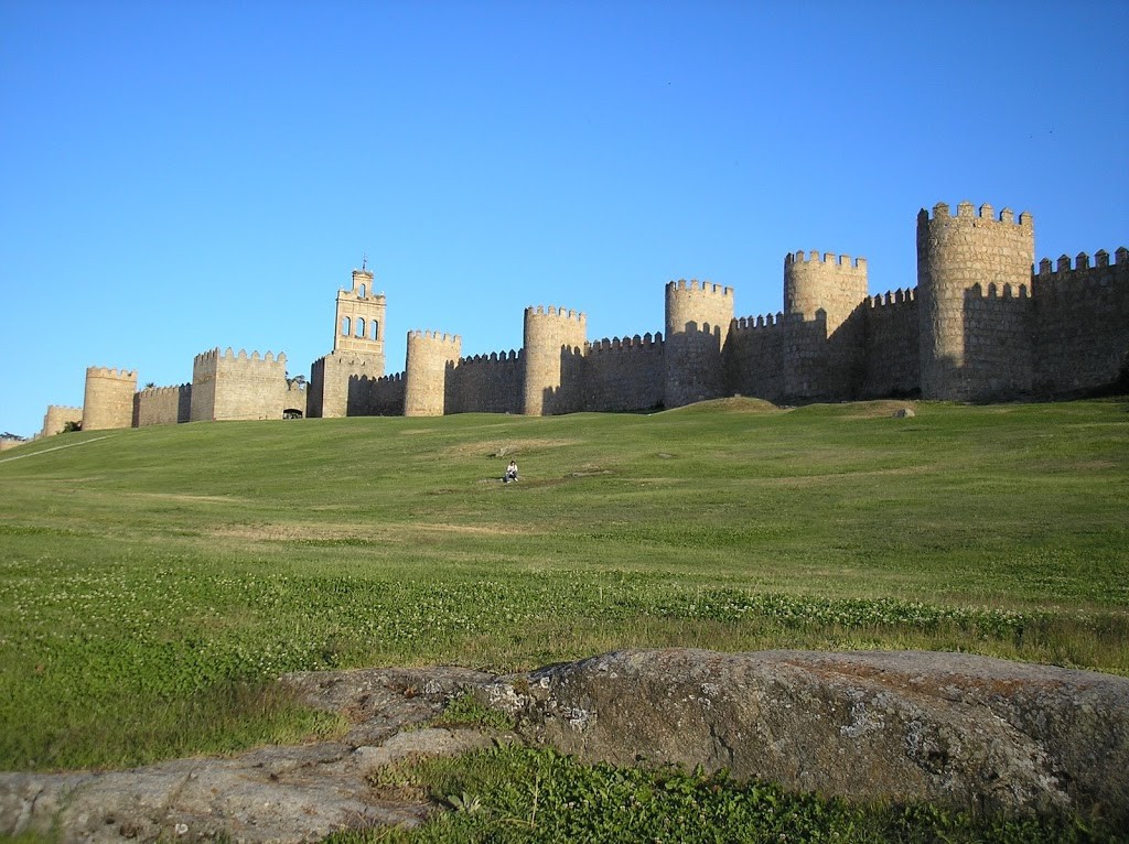 Visitando la muralla de Ávila. Una espectacular fortificación anclada en el pasado