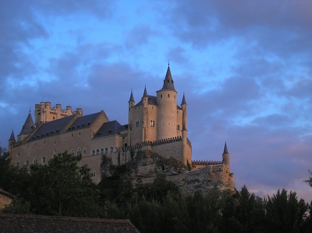 Alcázar de Segovia, el lugar que inspiró al creador del castillo de Disney