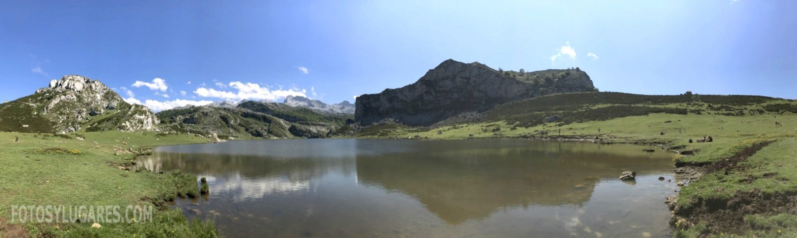 Vista panorámica del lago Ercina