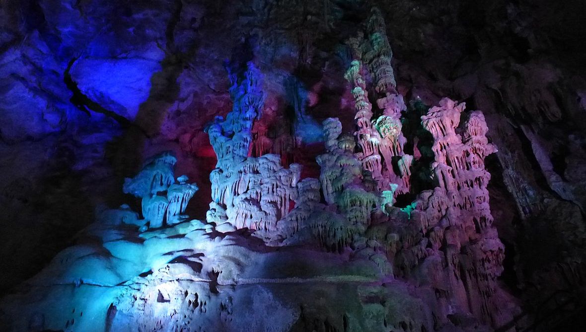 Cuevas del Canelobre, lugar en el interior de Alicante provincia