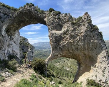 Ruta a els arcs de Castell de Castells, dos curiosos arcos naturales Ruta a els arcs de Castell de Castells, dos curiosos arcos naturales